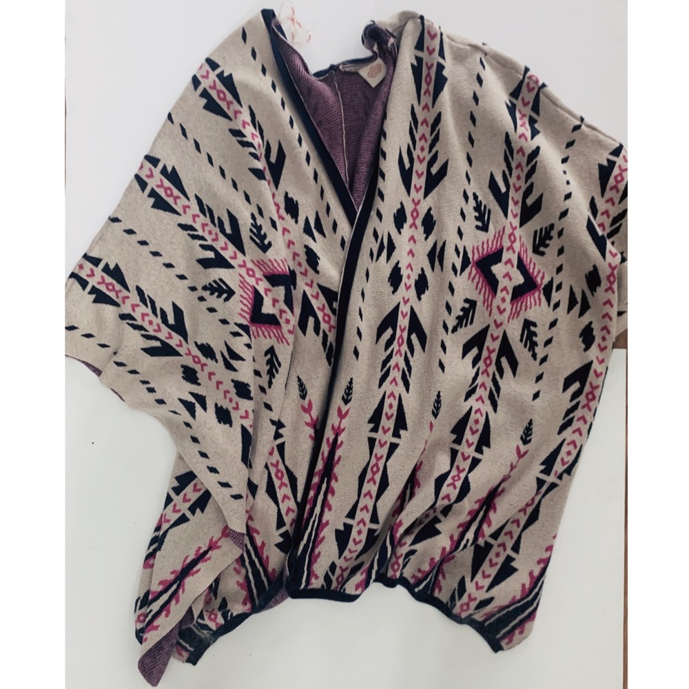 Sweater With Aztec Pattern - image 1